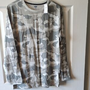 Old Navy Gray Camouflage Tee